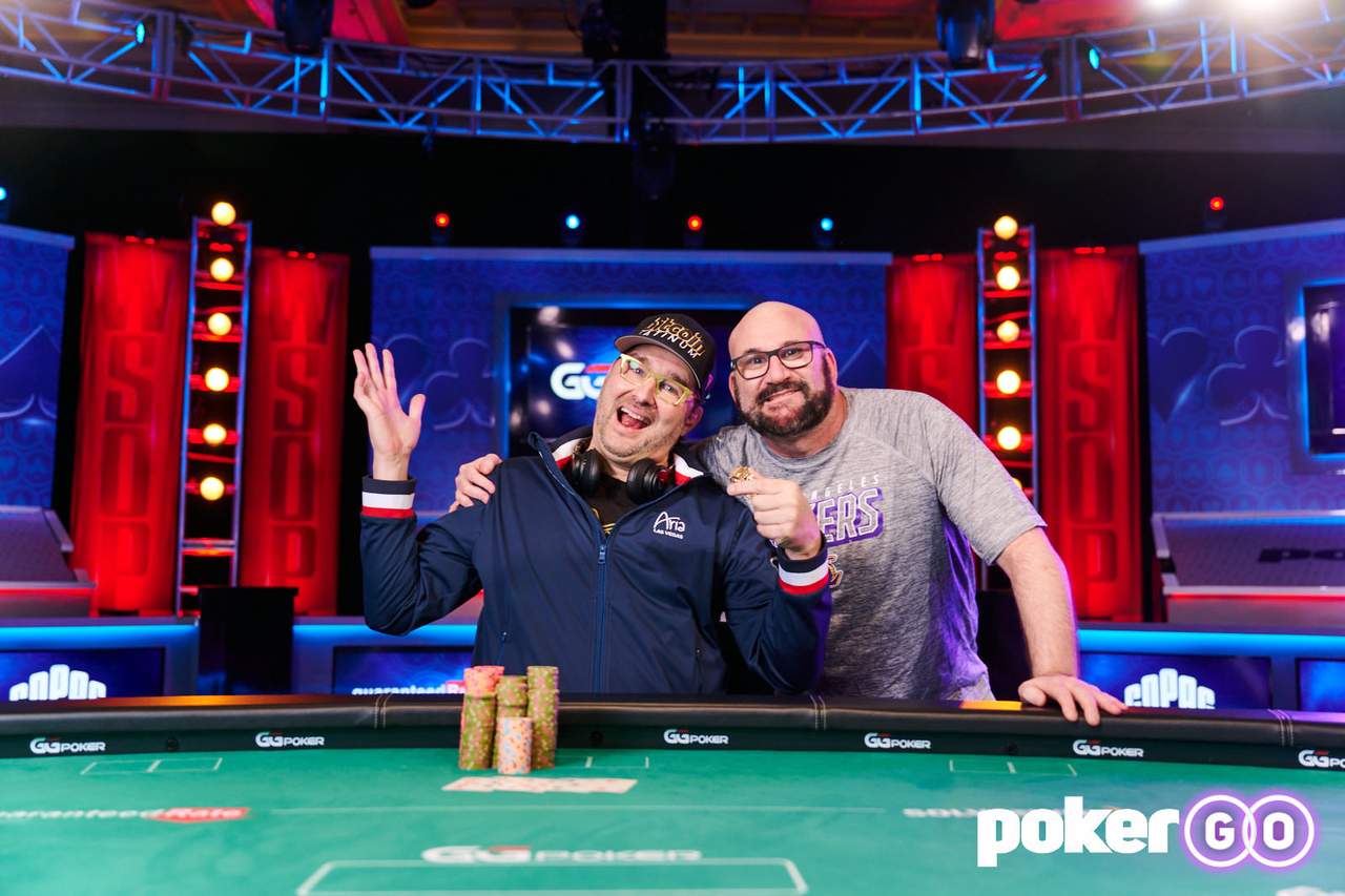 two poker talkers - mike matusow and phil hellmuth